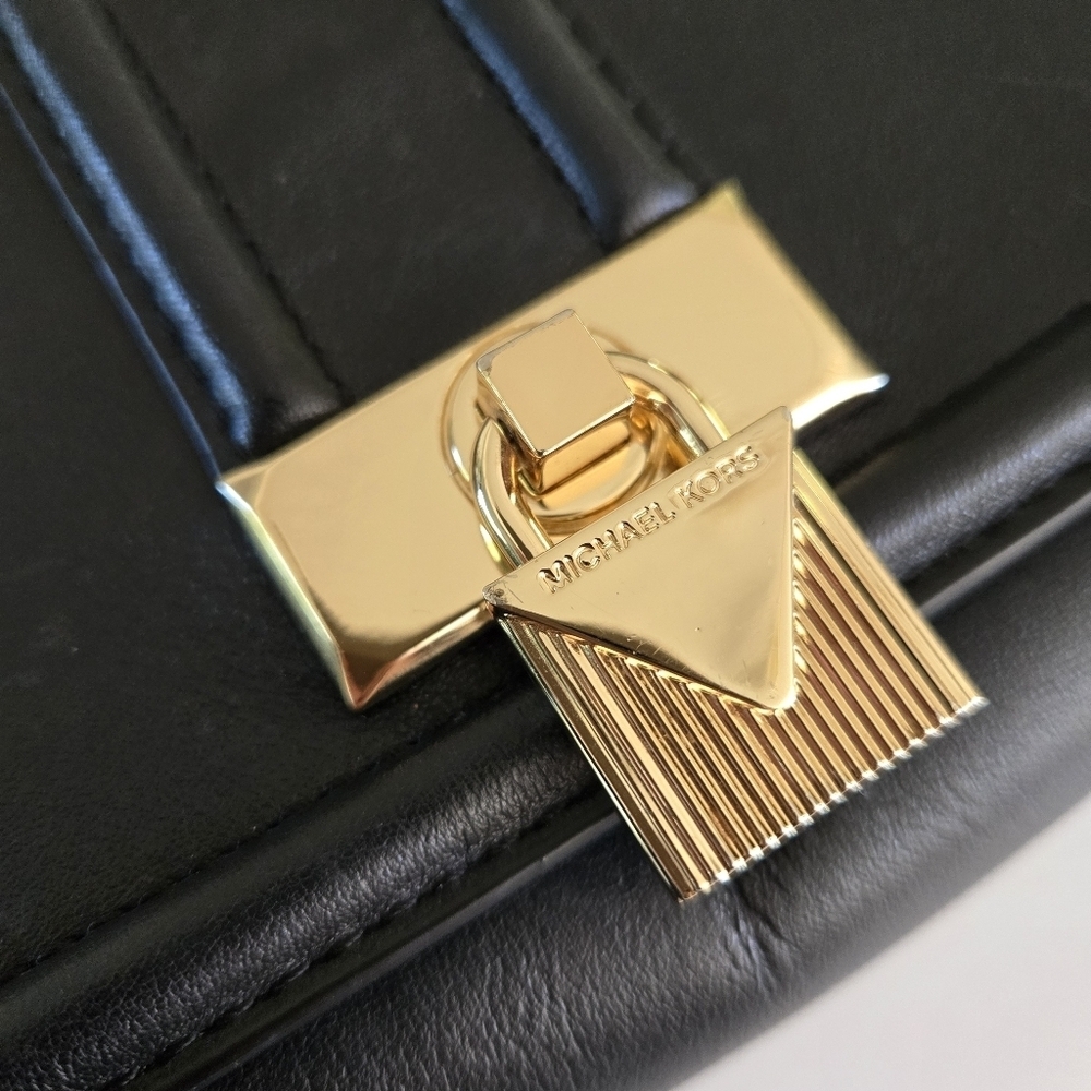 Michael Kors Padlock Chain Crossbody Black Leather Gold Purse Bag - Picture 2 of 9